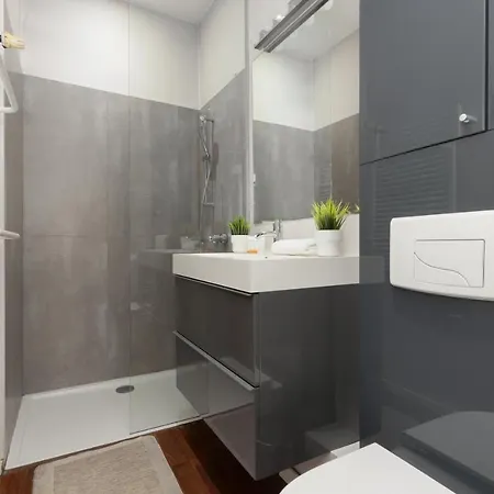 Comfy Centre By Renters