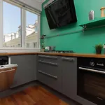 Comfy Centre By Renters