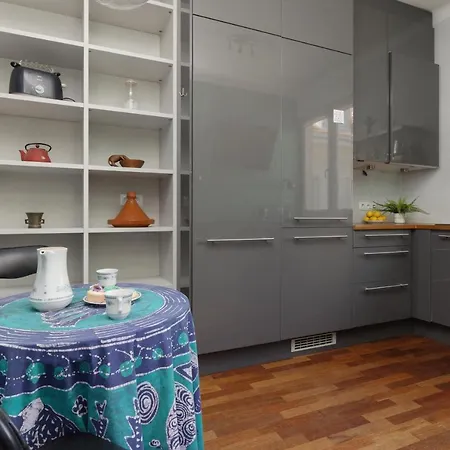 Comfy Centre By Renters דירה