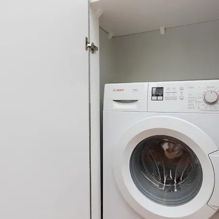 Comfy Centre By Renters